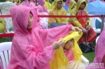 大雨也浇不灭观众热情 上海国际艺术节户外演出几乎满座 - Sh.Eastday.Com