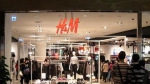 H&M打折后比原价还贵 商家：特惠区是提价后又降价 - 新浪上海