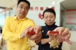 上海：一对夫妻俩“献血狂” 10余年无偿献血371人份 - 红十字会