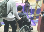 所有景点提供无障碍设施 残障人士也能"玩转"上海迪士尼 - Sh.Eastday.Com