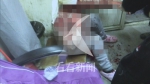 上海68岁女子将丈夫砍伤满身鲜血 称遭丈夫虐待 - 新浪上海