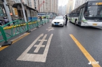 3月25日后双休日及节假日社会车辆允许驶入公交车道 - Sh.Eastday.Com