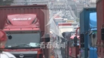 上海外环三大型车连环相撞 一名司机当场身亡 - 新浪上海