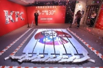 上海肯德基有限公司总经理陈勤推动多米诺为艺术影像展揭幕 - 新浪上海