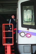 24年她见证地铁长成“青年” 张铁英与上海地铁 - 上海女性