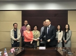 陈柚牧律师与校长办公室副主任刘征共同签署了奖学金捐赠协议 - 上海海事大学