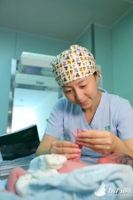 600克重30厘米长 降生4月后“迷你宝宝”平安出院 - 上海女性