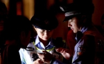 双警家庭假日执勤 女儿听到声音知道安全便可睡觉 - 上海女性