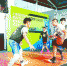 民间选手热情参与2017上海市民篮球赛。本报记者　邵剑平　摄 - 新浪上海