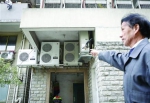 　　整改后的四台冰柜、空调外机仍被指噪音太大。　/晨报记者　张佳琪 - 新浪上海