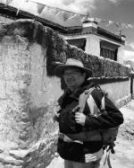 【忆钟扬·学钟扬】第一财经：
青藏高原上曾一天行进750公里，钟扬留下四千万颗希望的种子 - 复旦大学