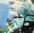 上海一女医生坐着轮椅做手术：让患者做完手术安心过年 - 上海女性