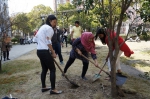 美丽中国，从身边做起——2018年留学生社团植树活动举行 - 复旦大学