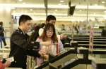 出入境旅客看过来 上海边检再推两项便民举措 - Sh.Eastday.Com