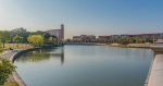 致远湖与“钟楼” - 上海交通大学