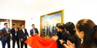 《1956年上海财政经济学院二级教授群像》油画捐赠仪式在校举行 - 上海财经大学