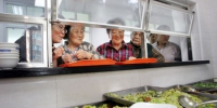 上海推出社区“养老顾问”试点，做老人的“包打听”和“全知道” - Sh.Eastday.Com