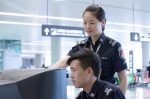 这位美丽的上海姑娘，如何成长为虹桥机场有“有腔调”的安检员 - 上海女性