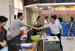 校领导慰问暑期坚守岗位的教职员工 - 上海电力学院