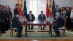 国家主席习近平和西班牙首相桑切斯共同见证：上海外国语大学与西班牙皇家学院签署战略合作协议 - 上海外国语大学