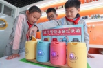 暑期小学生垃圾分类脑洞大开出新花样，他们让智能语音垃圾桶提升语音识别度“动”起来 - 上海女性