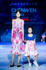 我校师生在中国国际儿童时尚周发布海派儿童时尚新趋势 - 东华大学