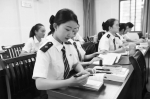 上海首批动车女司机2021年上岗 本科生争当司机 - 上海女性