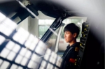抖音上帅哭无数人的女机长：十年海上搜救 救助两百余人 - 上海女性
