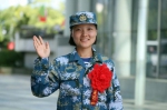 十名女大学生新兵亮相 上海欢送新兵入伍 - 上海女性