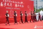 “嘿！我们与新中国同龄” 申城10对幸福伉俪上演婚纱秀 - 上海女性