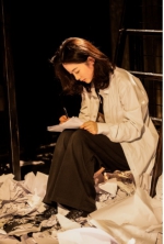 信念or生命 一个24岁女孩的生死抉择—话剧《作家在地狱》上演 - 上海女性