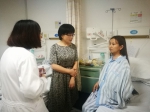 学院党委号召为手术维族学生捐款，并做好术后护理工作 - 上海海事大学