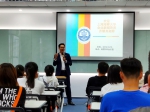 企业家辅导员与学生深入交流 - 上海海事大学