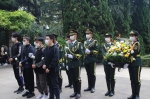 我校国旗护卫队顺利完成鲁迅先生公祭活动仪仗任务 - 上海财经大学