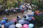 近千考生冒雨来校参加上海市中学生化学竞赛复赛 - 华东理工大学